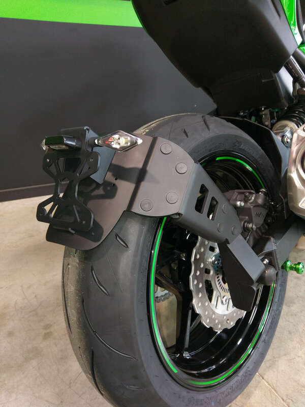 Kawasaki Z 900 [ACCESS DESIGN] - rendszámtábla tartó kerékmagasságban fekete Kawasaki Z900