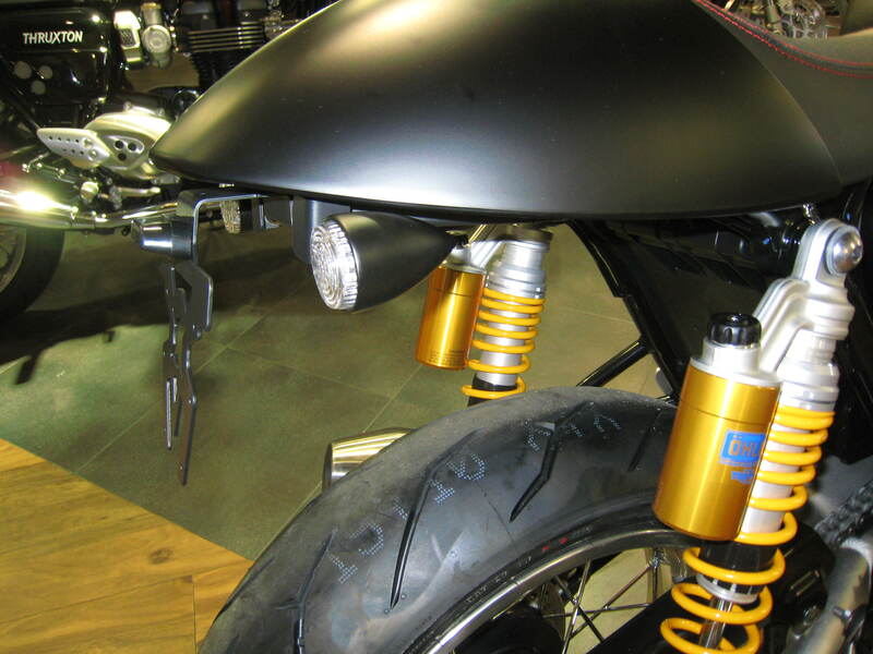Triumph Thruxton 1200 [ACCESS DESIGN] - rendszámtábla tartó kerékív fekete Triumph Thruxton 1200