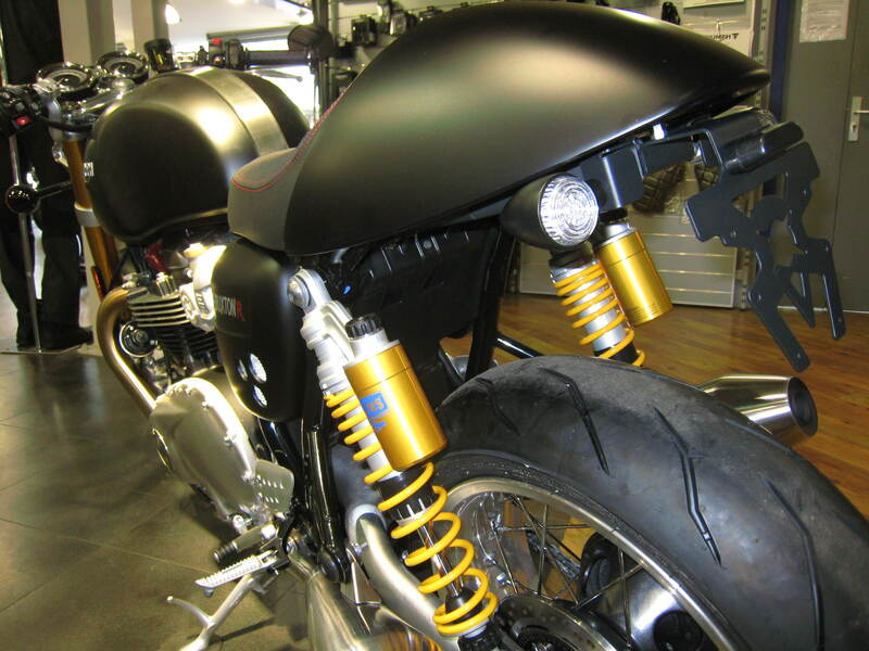 Triumph Thruxton 1200 [ACCESS DESIGN] - rendszámtábla tartó kerékív fekete Triumph Thruxton 1200
