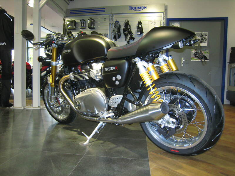 Triumph Thruxton 1200 [ACCESS DESIGN] - rendszámtábla tartó kerékív fekete Triumph Thruxton 1200