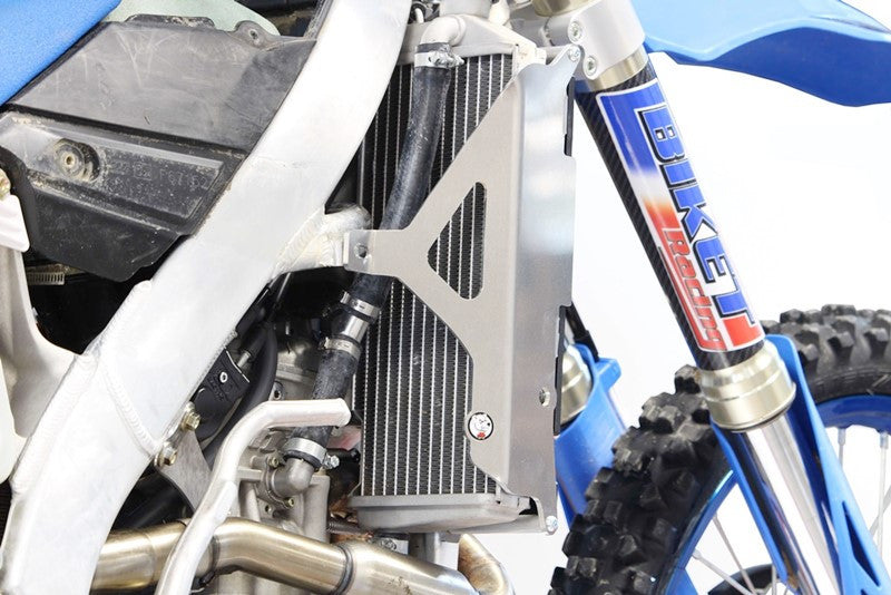 Tm Racing EN 250 FI [2022] – Radiator Guard alumínium/fekete – TM RACING