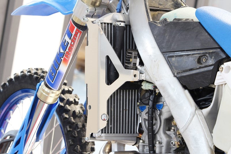 Tm Racing EN 250 FI [2022] – Radiator Guard alumínium/fekete – TM RACING