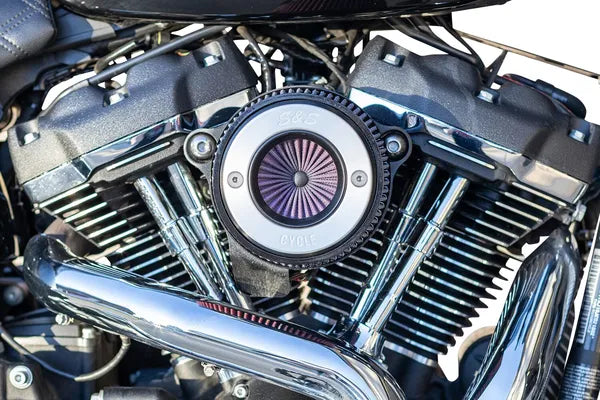 Harley-Davidson FLHTCUTG 1868 Tri Glide Ultra 114 [2023] - Air Stinger Stealth Luftfiltersatz – Oberfläche: Schwarz, Verchromt – Bild 9