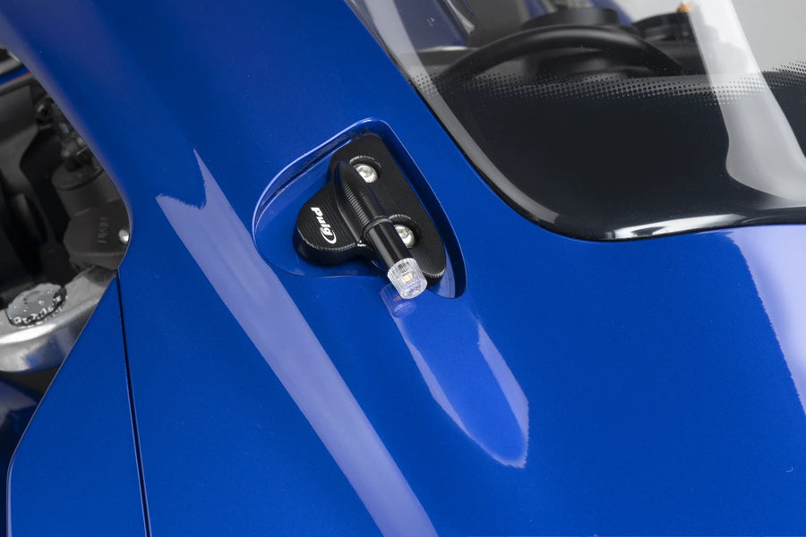 YAMAHA YZF-R1M [2025] – Visszapillantó tükör sapkák füljelző készlettel – Fekete