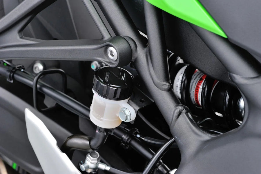 Kawasaki Z 900 RS [DAYTONA] – Hátsó főfékhenger burkolat