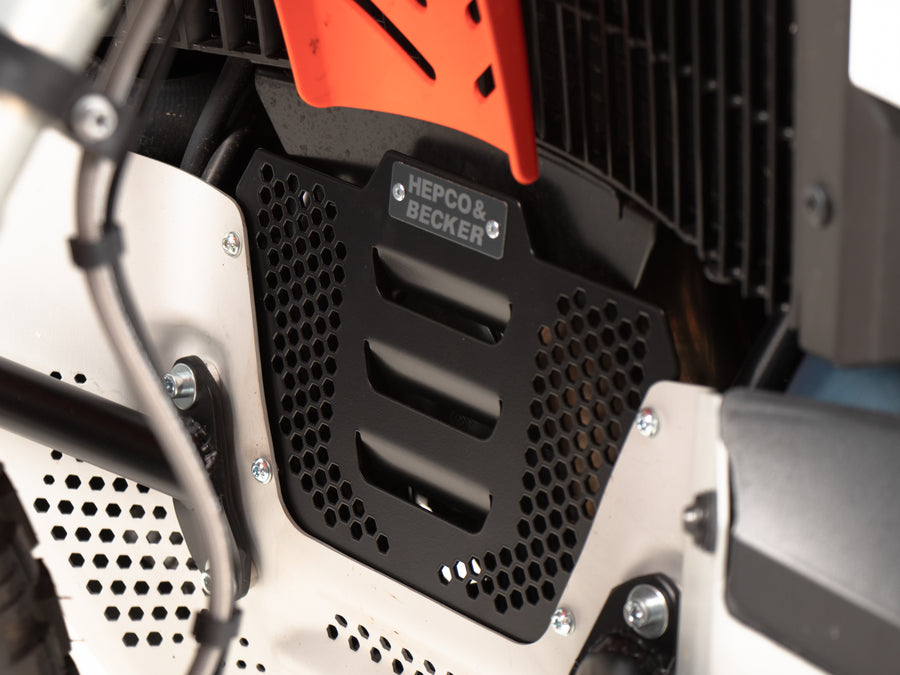 KTM 790 Adventure [2024-2026] - További fémlemez fekete