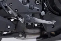 Kawasaki Versys 1100 [2025-2026] - EVO lábtartó pár, 15 mm-rel leengedhető – 10. kép