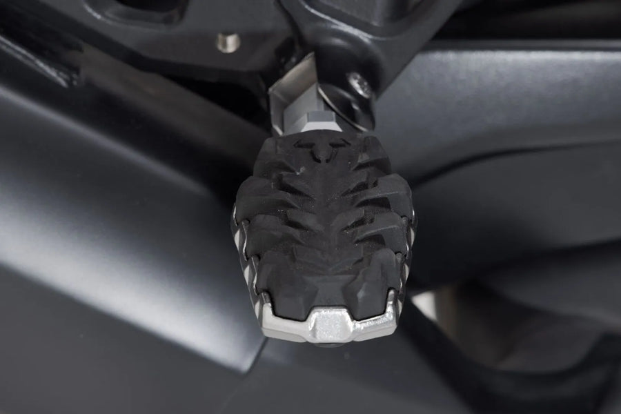 bmw r 18 [SW-MOTECH] – Evolution lábtartó