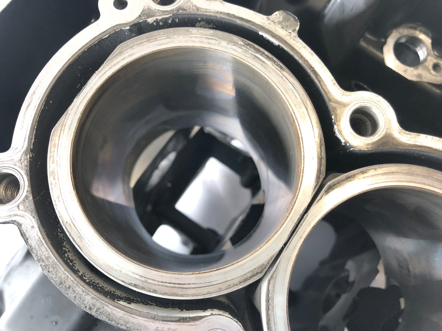 Triumph Street Triple R 675 D67LD [2008] - Motorház dugattyúkkal