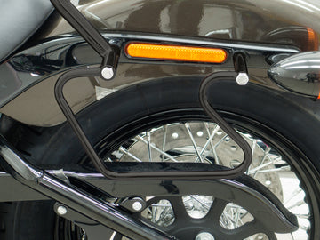 Harley Davidson Softail Street Bob (Milwaukee-Eight 107/114) [2018] - táskaakasztó, fekete