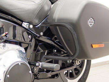 Harley Davidson Softail Sport Glide (Milwaukee-Eight 107/114) [2018] - Hátsó védőrudak táskákhoz, fekete