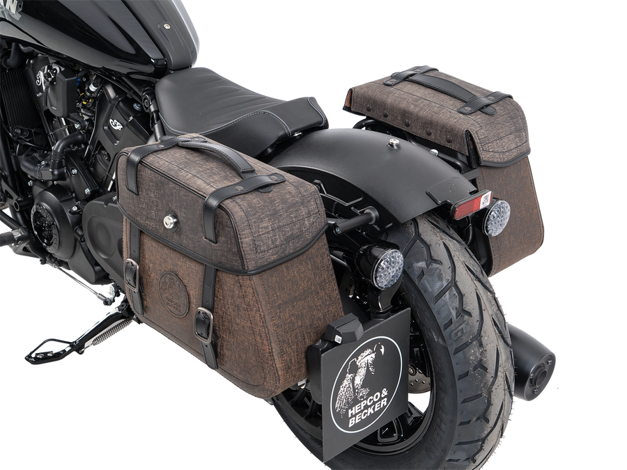 Indian Sport Scout [2025-2026] - Szett: Bőr táskatartó fekete kivágással. Masszív bőrtáskák barna