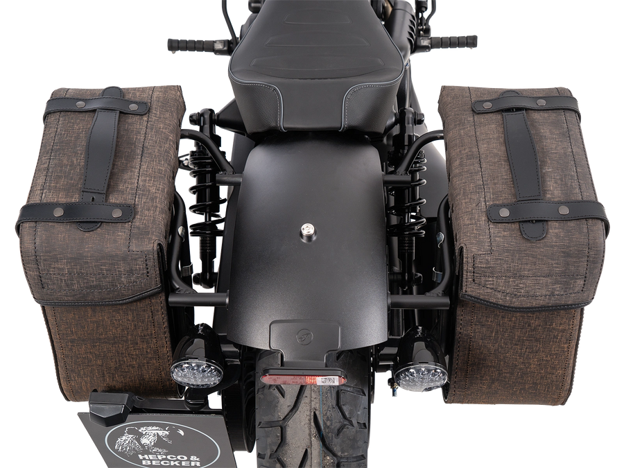 Indian Sport Scout [2025-2026] - Szett: Bőr táskatartó fekete kivágással. Masszív bőrtáskák barna