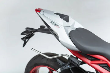Triumph Daytona 660 [SW-MOTECH] – BLAZE táskák távtartók
