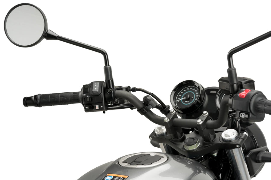 KTM RC 390 [2025] – töltőaljzat – fekete