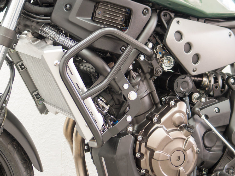 Yamaha XSR 700 [2016] - Védőléc, felső, fekete