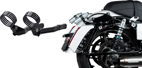 Harley-Davidson FLTRXSE 1977 Road Glide CVO 121 [2025] – REVO ARC Billet Remote Reservoir külső tartók – 6. kép