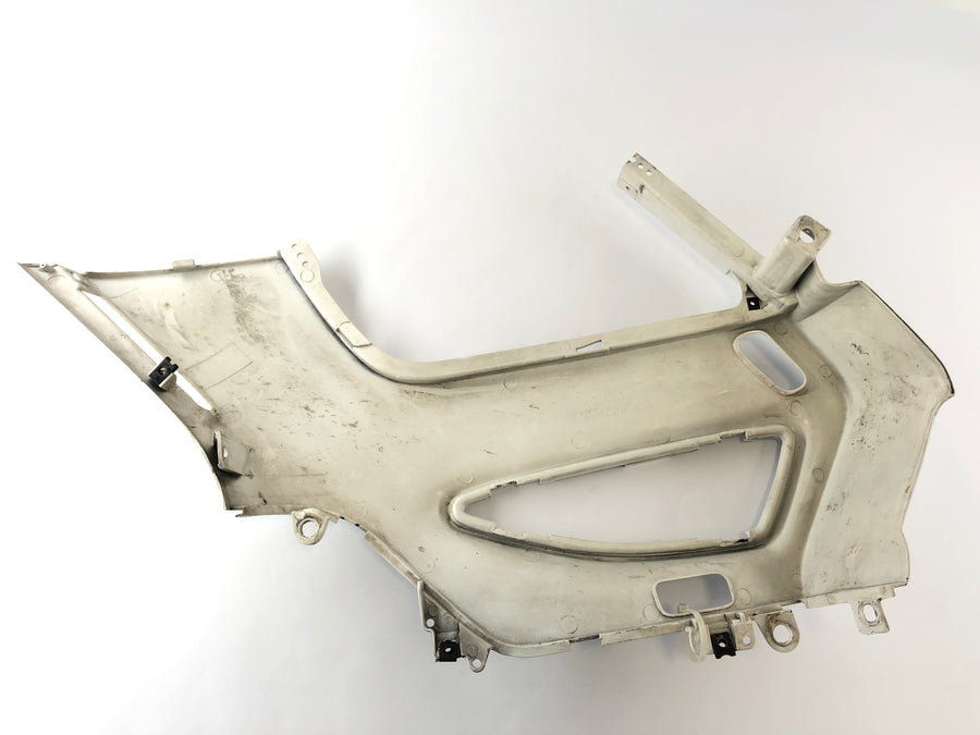 Honda ST 1100 SC26 páneurópai [1990] - Árnyékoló középső rész burkolat középen jobb
