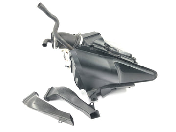 Husqvarna 701 Svartpilen [2019] - Légszűrő doboz Levegőszűrő ház Szívódoboz