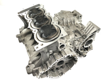Triumph Daytona 955i 595N [2006] - Motorház béléssel és dugattyúkkal
