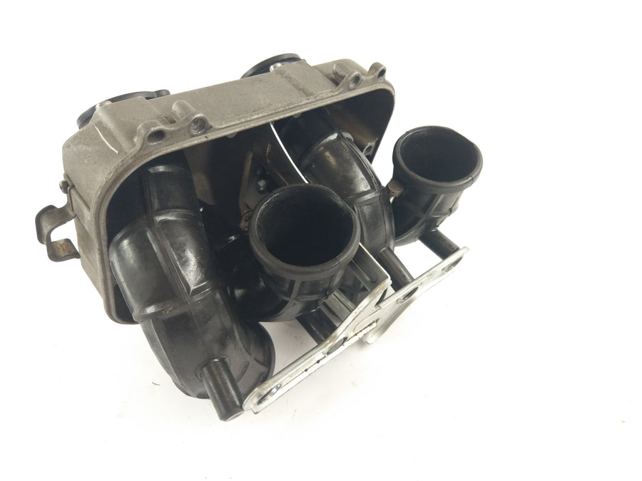 Honda ST 1100 SC26 Pan European [1990] - szívócsonk karburátor