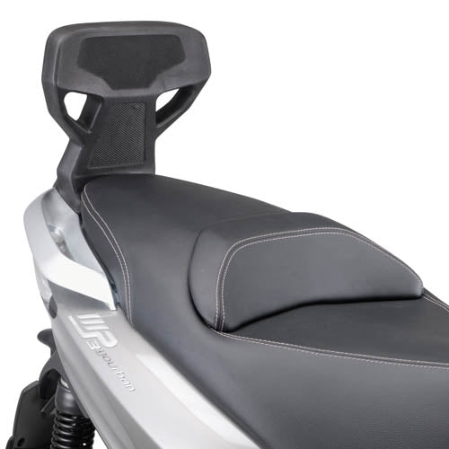 Piaggio Mp3 Yourban 125-300 [GIVI] - Az utas háttámla szerelvénye nem teszi lehetővé a hordozó és a
