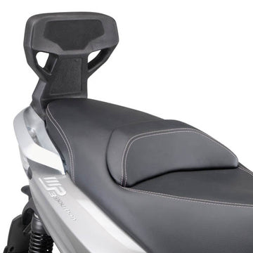 Piaggio Mp3 Yourban 125-300 [GIVI] - Az utas háttámla szerelvénye nem teszi lehetővé a hordozó és a