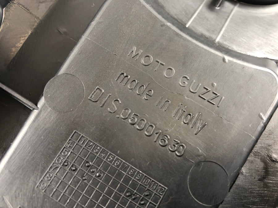 Moto Guzzi Norge 1200 LP [2006] - Motorburkolat szíjburkolatának első burkolata