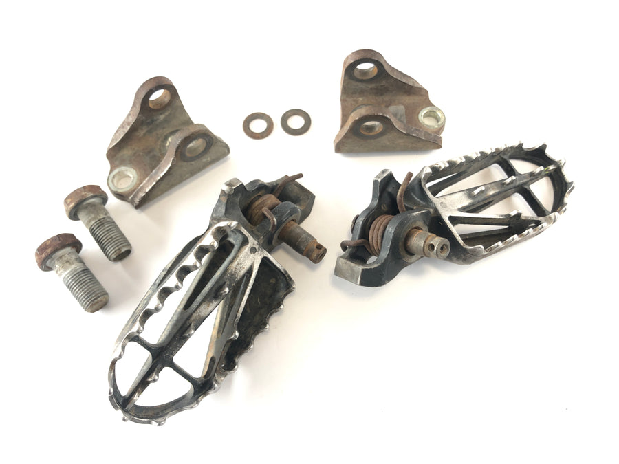 Honda CRF 450 R [2003] - Vezetői lábtartó jobb és bal