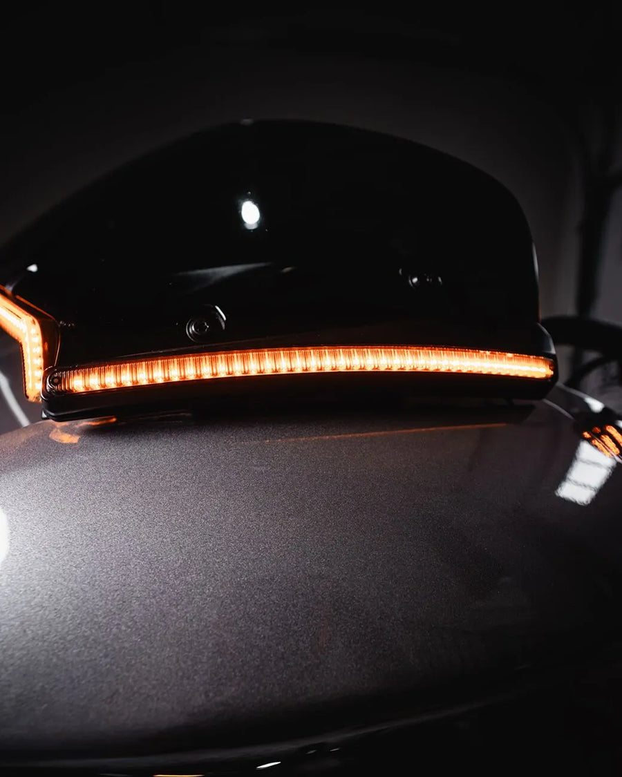 harley-davidson road glide st [CUSTOM DYNAMICS] - LED-es szélvédőburkolat visszajelzőkkel