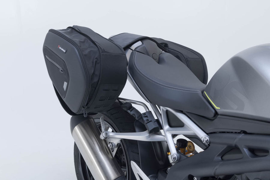 Triumph Speed Triple 1200 RS [2022-2026] - PRO BLAZE H nyeregtáska készlet EDGE- és hővédelemmel – 5. kép