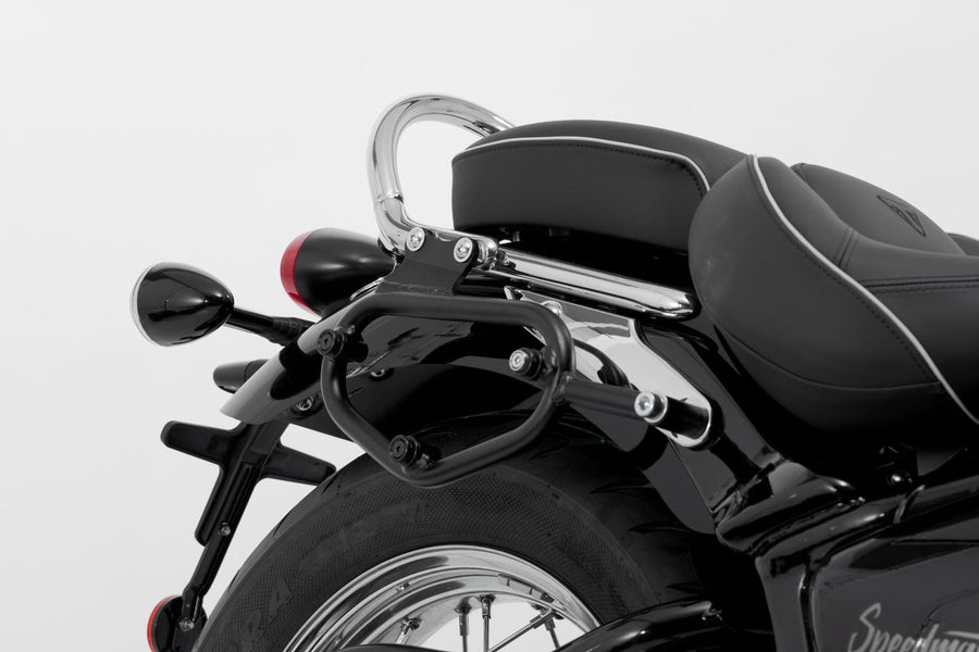 Triumph Bonneville 1200 Speedmaster [2019-2026] – Legend Gear oldaltáska rendszer LC Black Edition – 3. kép