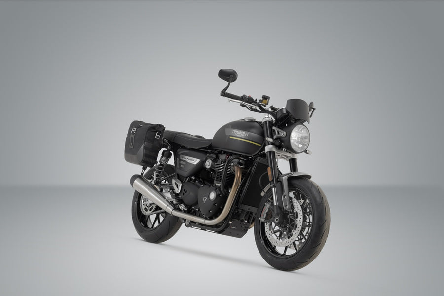 Triumph Speed Twin 1200 [2019-2024] – Legend Gear LC2 oldaltáska rendszer, Brown Edition – 1. kép