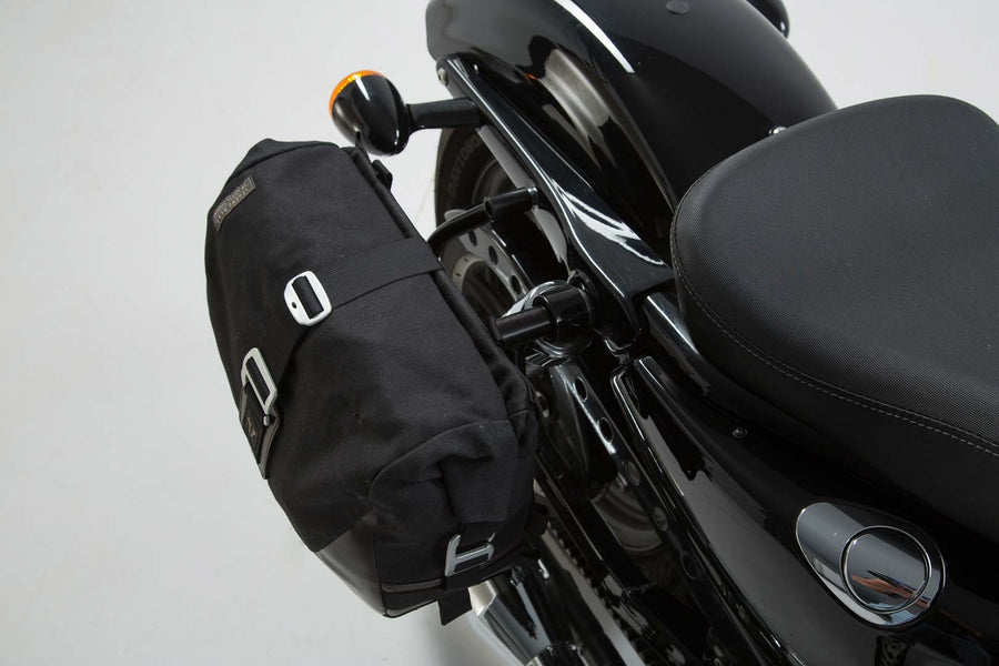 Harley-Davidson XL 1200 C Sportster Custom [2020] – Legend Gear oldaltáska rendszer LC Black Edition – 3. kép