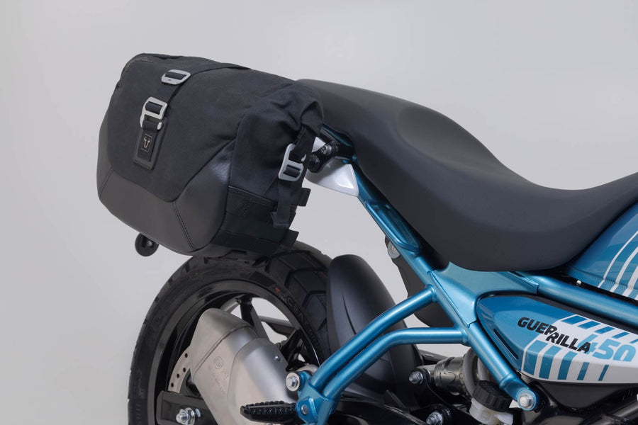 Royal Enfield Guerrilla 450 [2024-2025] – Legend Gear oldaltáska rendszer LC Black Edition – 5. kép