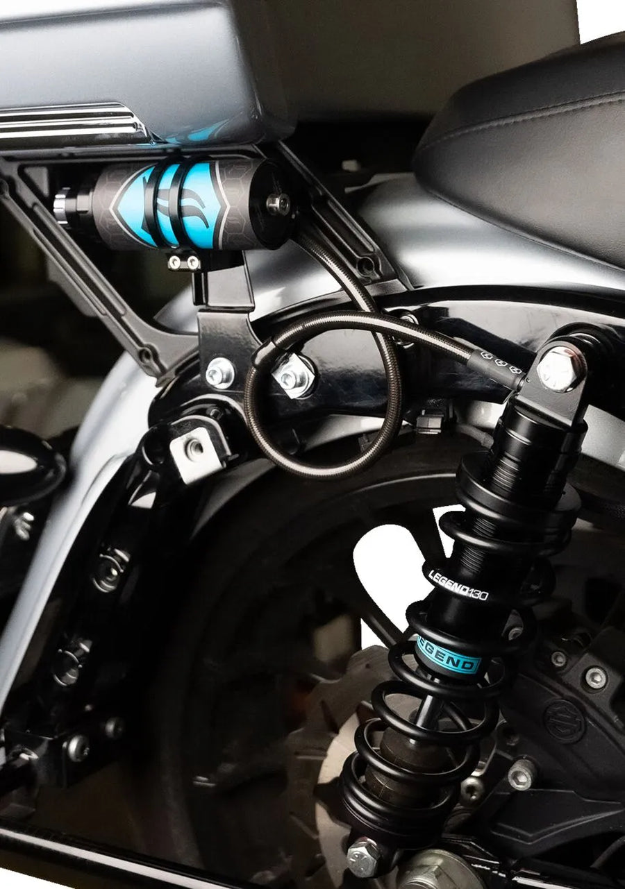 Harley-Davidson FLTRXSTSE 1977 Road Glide ST CVO 121 [2025] - REVO ARC Remote Reservoir Außenbefestigung – Bild 1