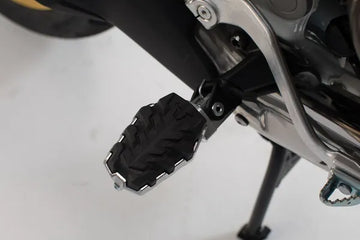 Moto Guzzi V 85 TT [SW-MOTECH] – Evolution lábtartó
