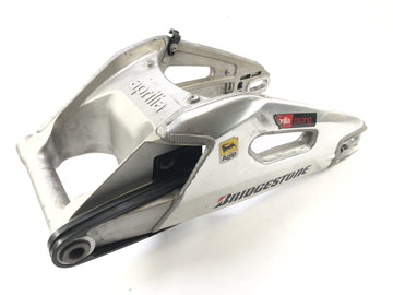 Aprilia RSV4 1000 [2010] - Hátsó lengőkar szerelvény állvány rögzítése törött - 0