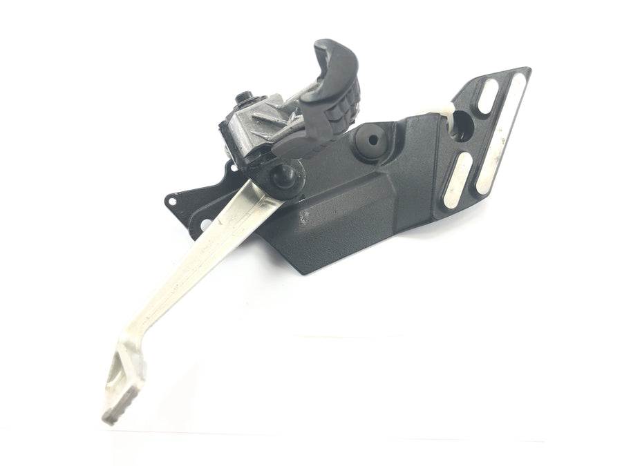 Triumph Daytona 1200 T300D [1994] - Vezetői jobb lábtartó rendszer fékpedállal
