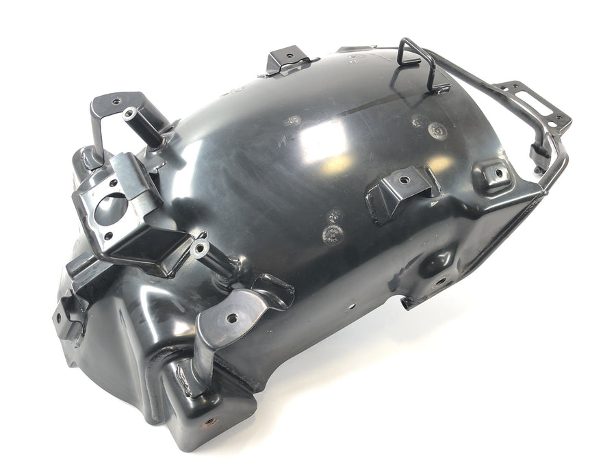 Suzuki VZ 1500 WVCU [2011] - sárvédő belső bélés hátsó sárvédő