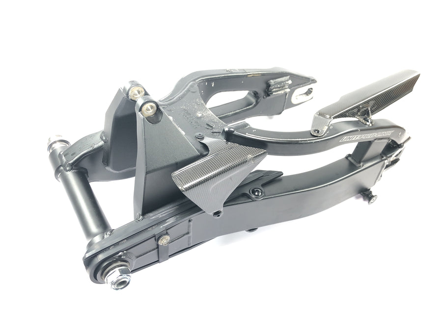 Honda CBR 1000 RR SC57 [2006] - Lengőkar hátsó kerék lengőkarja lengőkaros tengellyel