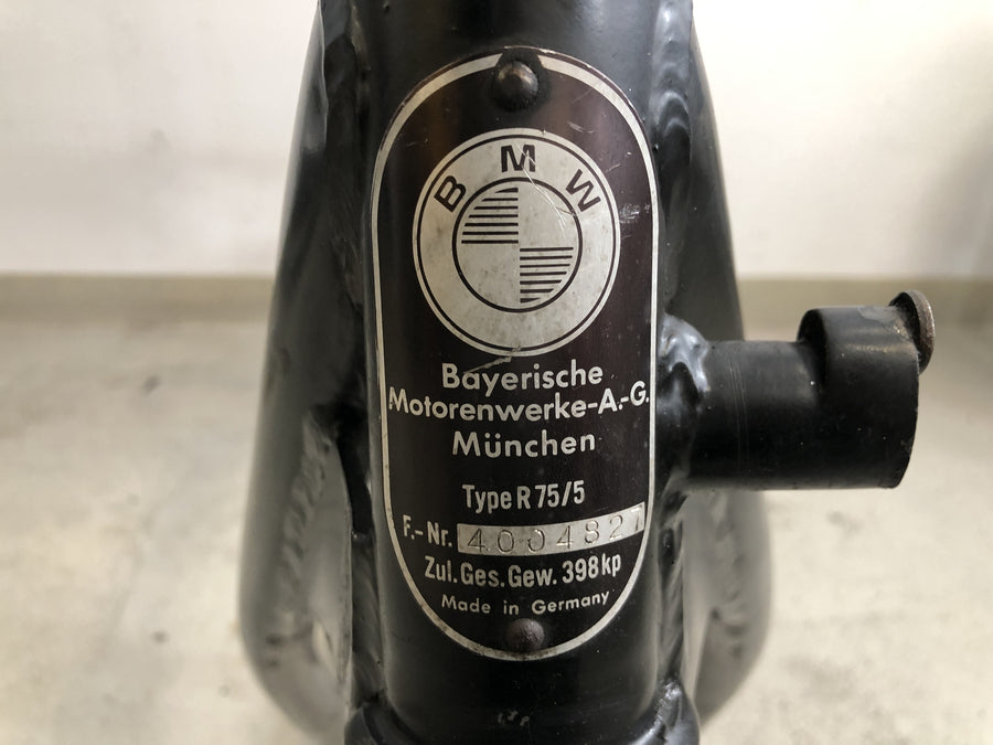 BMW R 75/5 [1973] - váz papírokkal