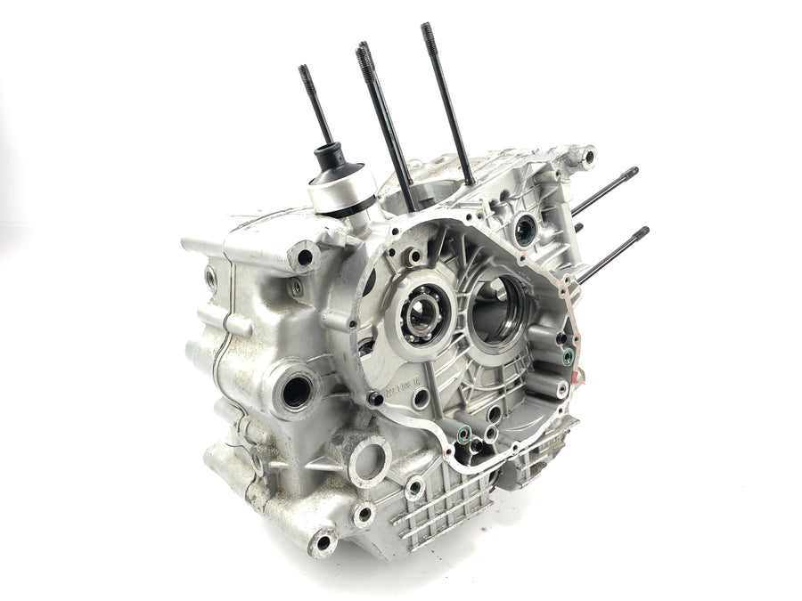 Ducati ST2 944 [1999] - Motorház üres ház
