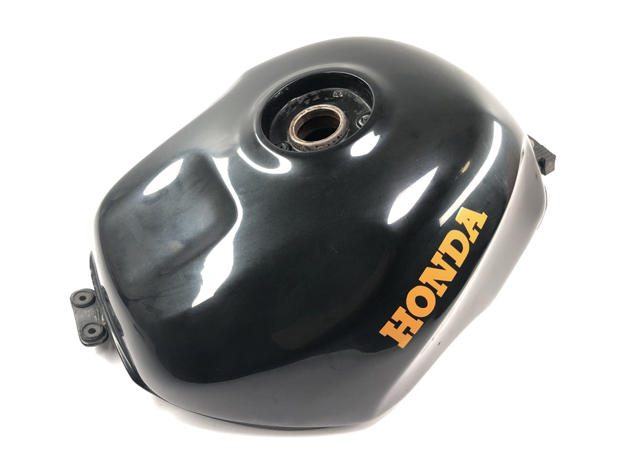 Honda CBR 900 RR Fireblade SC33 [2000] - Tank üzemanyagtartály benzintartály tanktartály horpadással