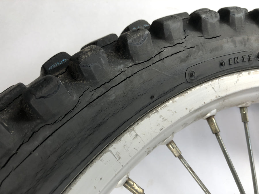 Yamaha TT 600 59X [1986] - Első kerék felni 1,60 x 21" gumiabroncs porózus