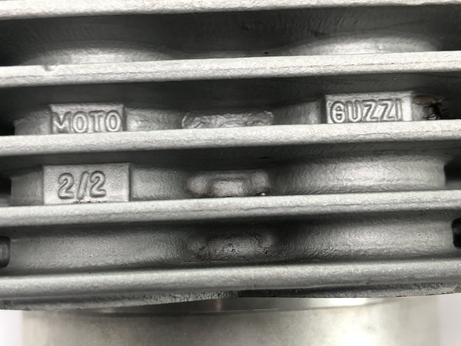 Moto Guzzi V11 Sport [1999] - henger dugattyúval a jobb oldalon