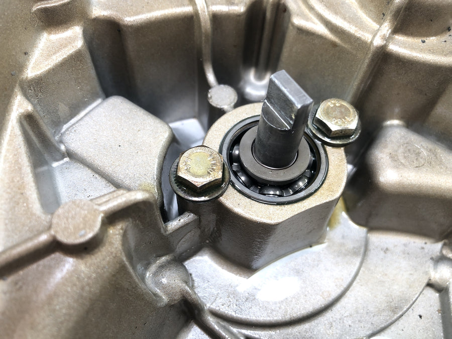 Ducati 999 H4 [2003] - Generátor burkolat, motorburkolat, vízpumpa ház vízszivattyú kerékkel