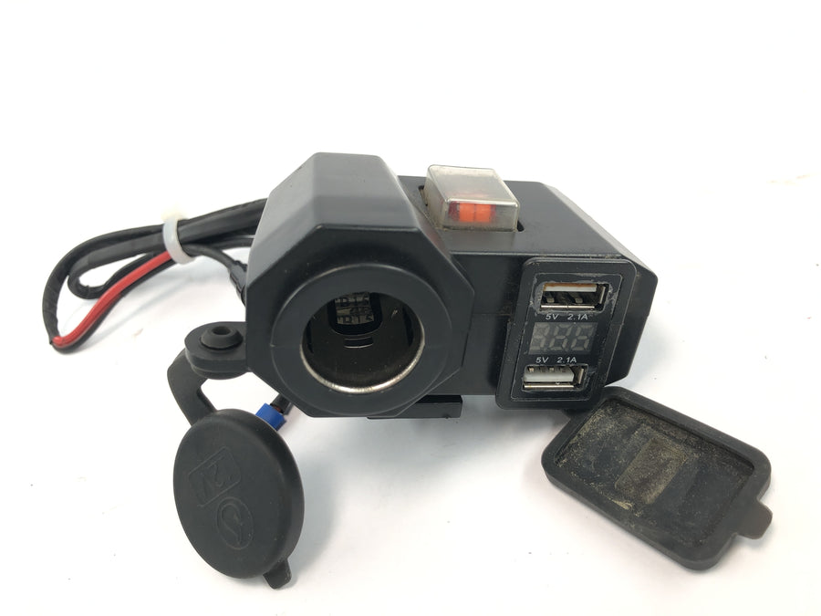 Suzuki Intruder VL 1500 AL [2000] - 12V-os USB-aljzat dupla USB-töltőaljzat