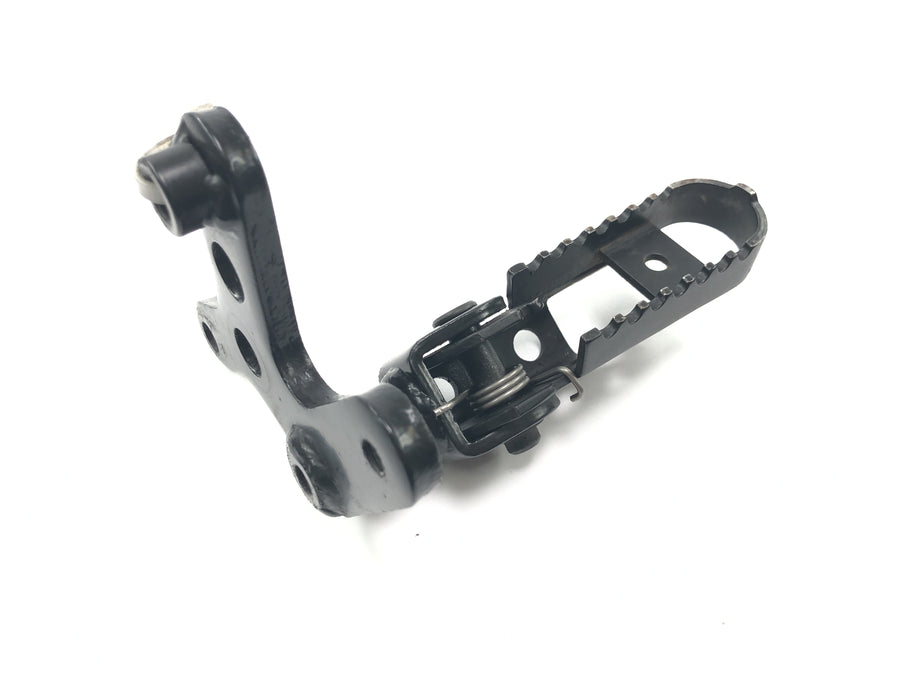 Triumph Tiger 900 T400 [1998] - Lábtartó, vezető lábtámasz, jobbra lehajtható, lábtartó tartóval
