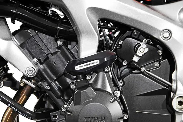 Yamaha FZS 600 [SW-MOTECH] – keretcsiszoló készlet